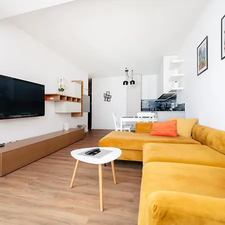 Apartment Tuwima Urban Superior By Bookinghost Lodz